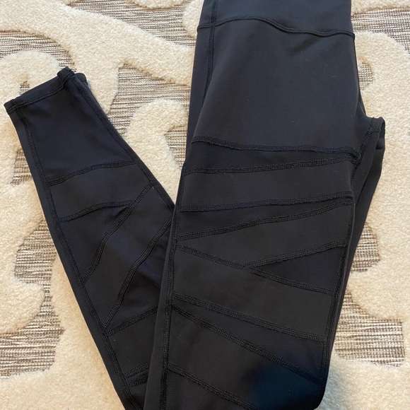 Lululemon EUC Size 8 Mesh Wrap leggings. Check out all my Lulu! - Picture 1 of 2